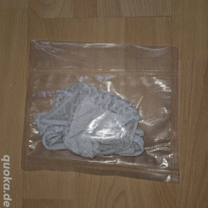 weißes Höschen getragen, verschweißt 