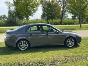 Saab 9-3 2.0t Vector SportLimousine Bild 5