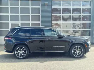 Jeep Grand Cherokee Summit Reserve Plug-In-Hybrid 4xe Bild 3