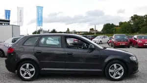 Audi A3 1.8 TFSI Scheckheft Tüv 1/28 Sitzheizung Klima Bild 2