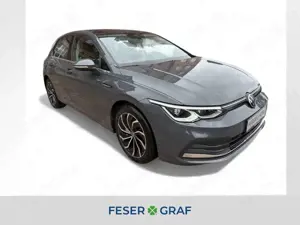 Volkswagen Golf VIII 1.5 TSI Style LED/Pano/Sitzhzg./AHK/Navi Bild 1