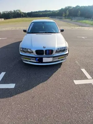 BMW 320 320i touring