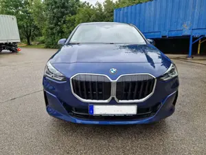 BMW 218 2er Active Tourer 218i AUT AHK HUD LED DAPlus RFK