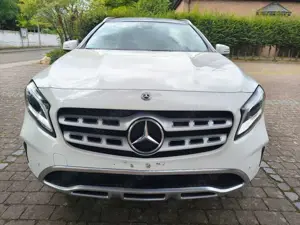 Mercedes-Benz GLA 180 GLA 180