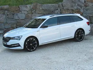 Skoda Superb 2.0 TDI 4x4 SPORTLINE COMBI 360° STANDHEI Bild 3