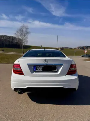 Mercedes-Benz C 220 C 220 CDI BlueEfficiency (204.302) AMG Coupé Spor Bild 4