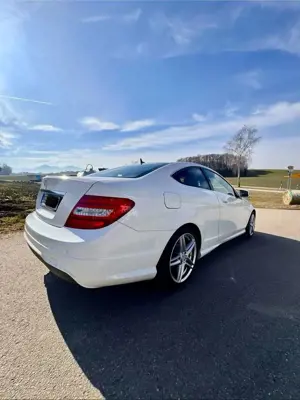 Mercedes-Benz C 220 C 220 CDI BlueEfficiency (204.302) AMG Coupé Spor Bild 2