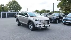 Hyundai TUCSON 4WD Auto. SitzHz. 1. Hand Tempomat PDC