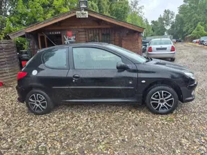 Peugeot 206 75 JBL Bild 4