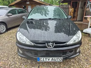 Peugeot 206 75 JBL Bild 2