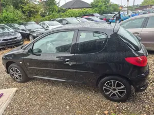 Peugeot 206 75 JBL Bild 5