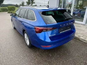 Skoda Octavia Combi 2.0 TDI DSG Style 17"+EL.VORDERSIT Bild 3