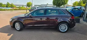 Audi A3 Sportback Ambiente *NAVI*STANDHEIZUNG*LEDER* Bild 2