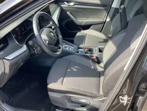 Skoda Octavia Combi 1.5 TSI DSG Selection*Navi*LED Bild 3