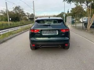 Jaguar F-Pace 30d AWD Prestige Automatik Bild 3