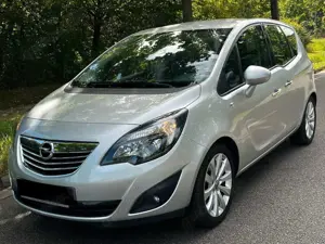 Opel Meriva B Innovation 1,4 T  TÜV neu , Wartung neu