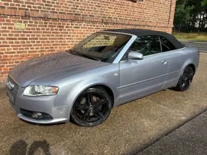 Audi A4 Cabriolet 1.8 T, KupplZR neu,Leder, Klima, SH