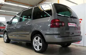Volkswagen Sharan 1.8T United *PDC*TEL*NAV*SHZ*GSD* Bild 3