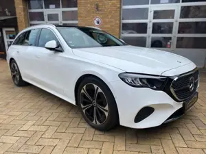 Mercedes-Benz E 220 d Avantgarde Advanced Distronic+ AHK uvm.!