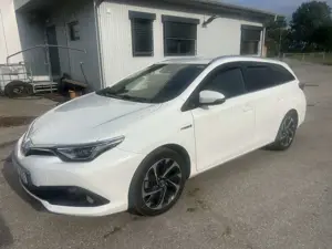 Toyota Auris Auris 1.8 VVT-i Hybrid Design Edition Bi-LED Bild 2