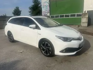 Toyota Auris Auris 1.8 VVT-i Hybrid Design Edition Bi-LED Bild 3