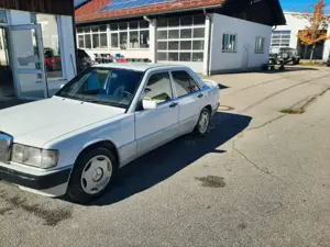 Mercedes-Benz 190 Bild 2