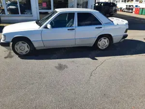 Mercedes-Benz 190 Bild 3