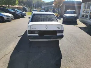 Mercedes-Benz 190 Bild 4