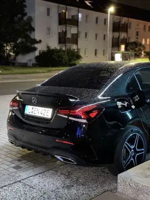 Mercedes-Benz A 250 e 8G-DCT AMG Line Bild 4