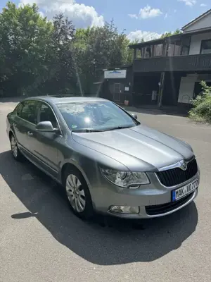Skoda Superb 2.0 TDI DSG Elegance Keyless