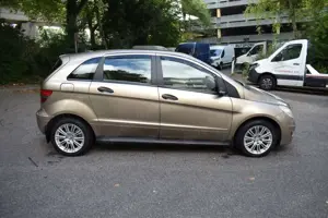 Mercedes-Benz B 150 Service u. TÜV neu Bild 4