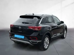 Volkswagen T-Roc 1.5 TSI DSG Style AHZV LED Navi PDC DAB Bild 4