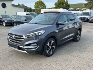 Hyundai TUCSON Premium 2WD Automatik Pano Xenon Navi