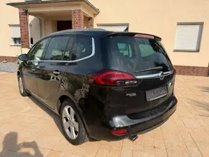 Opel Zafira Tourer 2.0 CDTI Innovation+7 Sitze+Navi+ Bild 3