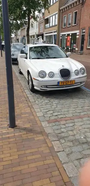 Jaguar S-Type 4.0 V8 Bild 3