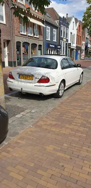 Jaguar S-Type 4.0 V8 Bild 4