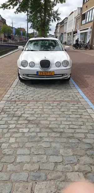 Jaguar S-Type 4.0 V8 Bild 2