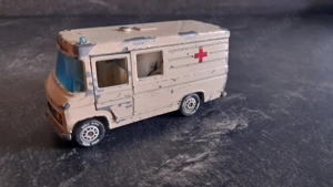 Siku Mercedes-Benz L 406 D Krankenwagen Rettungswagen Unfall-Rettung
