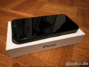 Neuwertiges Apple iPhone 15 Pro 256 GB Titan Schwarz OVP Rechnung