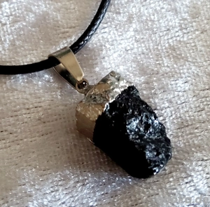 Schwarzer Turmalin Rohstein-Kette,  stärkster Schutzstein Versand