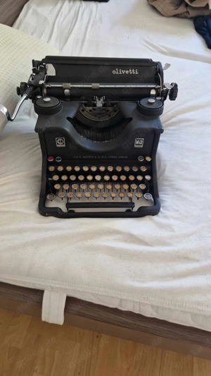 Schreibmaschne 100 Jahre Alt   Olievetti