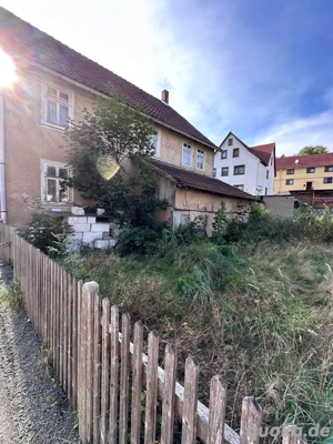 Mehrfamilienhaus mit 2 Gärten