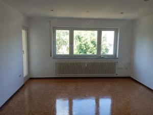 Helles, ruhiges Zimmer mit Balkon in Frauen-WG