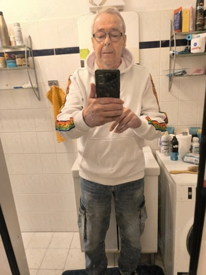 Suche nette Frau aus Berlin gerne asiatisch  Bild 2