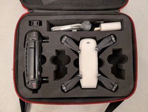 DJI Spark Fly More Combo + Fernbedienung + Zubehör