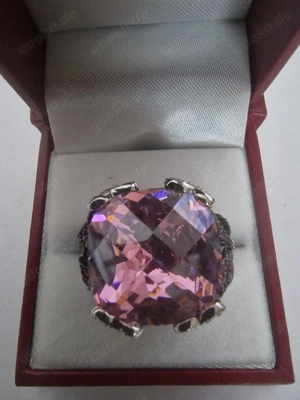 Hochwertiger Ring mit synthetischen Diamanten & Rubin   Einzelstück