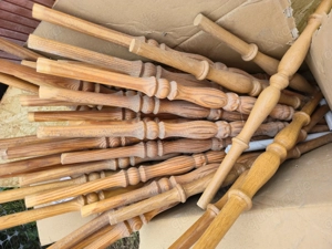 28x Treppensprosse Holzgeländerstab gedrechselt, lasiert, 84,3cm