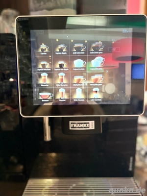 Franke Kaffeemaschine mit Tassenbehältet