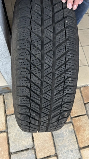 Winterkompletträder 215 65 R17 fast neu