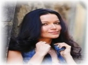 Feminine Lady sucht Partnerschaft mit passendem Gentleman